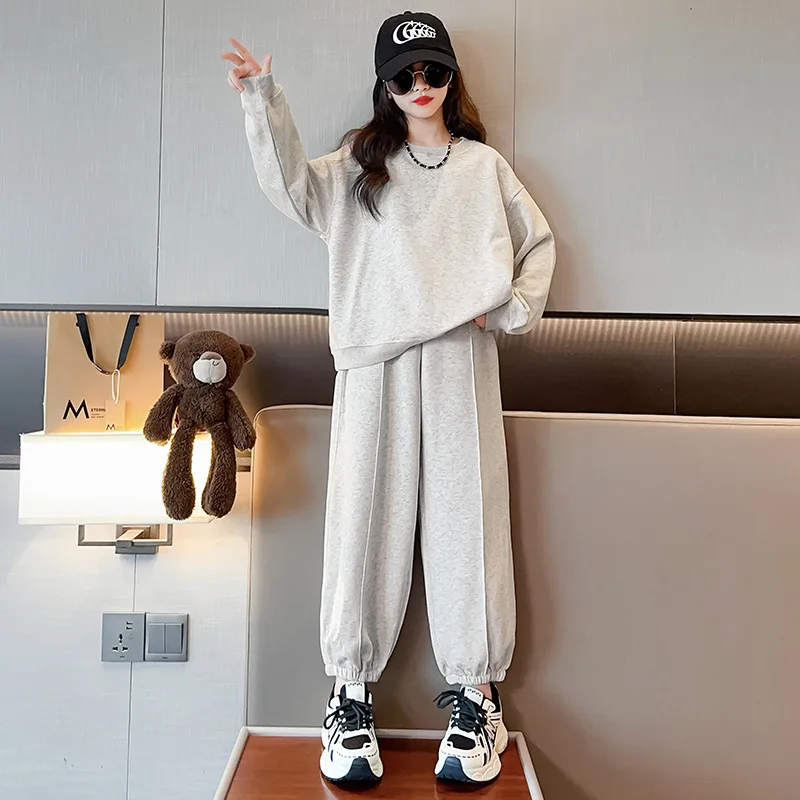 Корейский весенне-осенний Детский комплект из 2 предметов для девочек, пуловер, свитер и хлопковые спортивные брюки, костюм для маленьких девочек из 2 предметов, 2023 
Корейский весенне-осенний Детский комплект из 2 предметов для девочек, пуловер, свитер и хлопковые спортивные брюки, костюм для маленьких девочек из 2 предметов, 2023