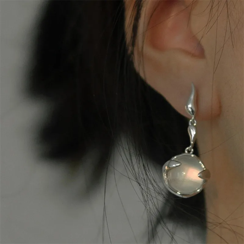 Fashion Moonstone Round Bead Piercing Stud Earrings For Women Christmas Jewelry Gift Pendientes e960
Fashion Moonstone Round Bead Piercing Stud Earrings For Women Christmas Jewelry Gift Pendientes e960