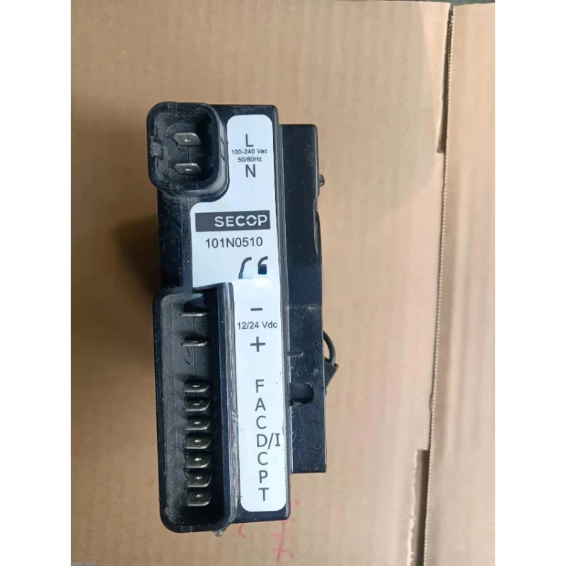 101N0510 101N0500 Same function, replaceable, DC 12/24V Danfoss DC variable frequency compressor driver SECOP drive board/module
101N0510 101N0500 Same function, replaceable, DC 12/24V Danfoss DC variable frequency compressor driver SECOP drive board/module