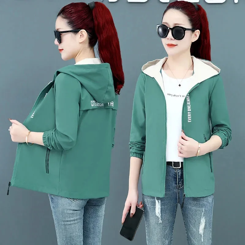 2022 New Spring Autumn Women Jacket Hooded Causal Windbreaker Famale Basic Jackets Short Coats Zipper Lightweight Outwear
2022 New Spring Autumn Women Jacket Hooded Causal Windbreaker Famale Basic Jackets Short Coats Zipper Lightweight Outwear