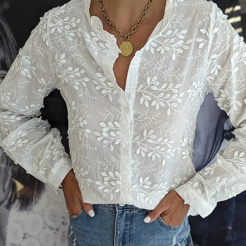 

Блузка женская с цветочной вышивкой, кружевная жаккардовая льняная рубашка с круглым вырезом, на пуговицах, свободная уличная одежда с длинным рукавом, белый топ на весну-осень
