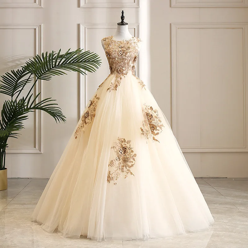 Champagne Ball Gown Prom Dress 3D Flower Appliqued Beads Glitter Evening Dress Jewel Neck Sleeveless Homecoming Robe De Mariée 
Champagne Ball Gown Prom Dress 3D Flower Appliqued Beads Glitter Evening Dress Jewel Neck Sleeveless Homecoming Robe De Mariée