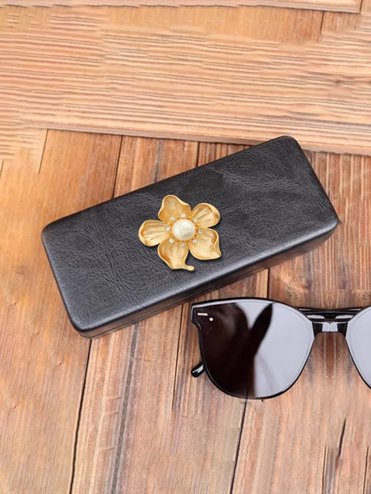 Large & Creative Sunglasses Case for Stylish Women Eyewear Cases Crystal & Pearl Decor, Gold & White
Large & Creative Sunglasses Case for Stylish Women Eyewear Cases Crystal & Pearl Decor, Gold & White