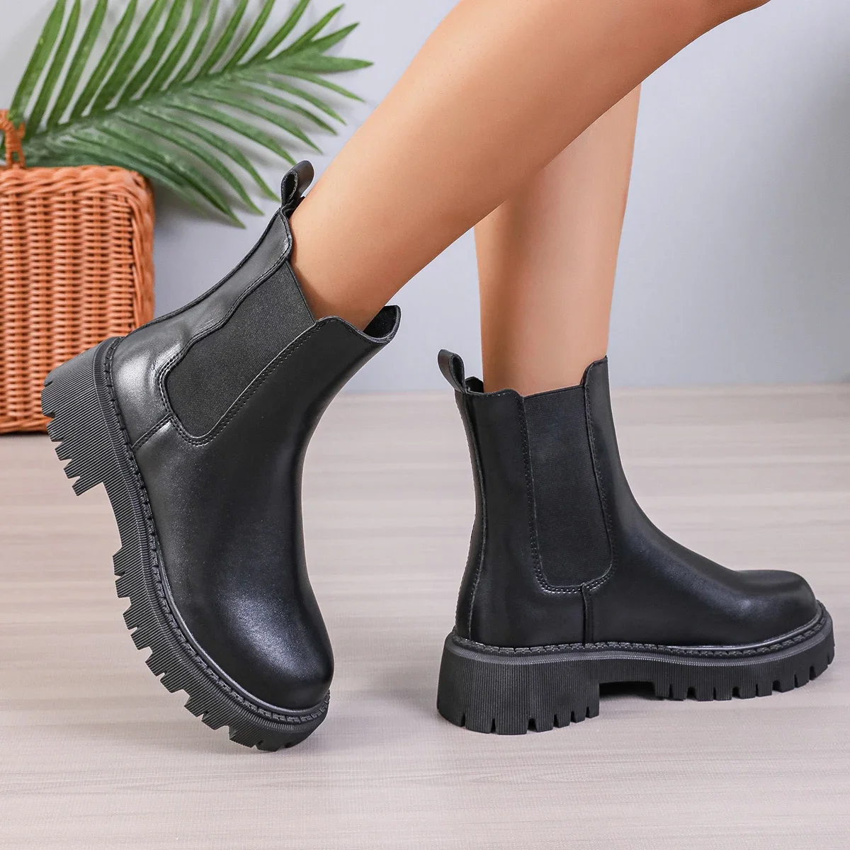 Women Platform Ankle Chelsea Boots 2024 Winter New Mid Heels Shoes Chunky Motorcycle Designer Gladiator Snow Pumps
Women Platform Ankle Chelsea Boots 2024 Winter New Mid Heels Shoes Chunky Motorcycle Designer Gladiator Snow Pumps