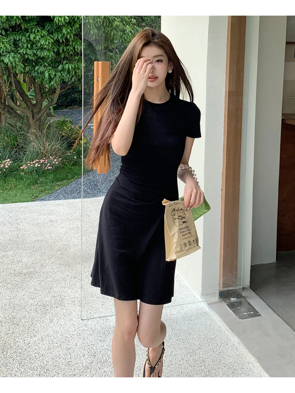 Women's Casual Fashion Black Dress Minimalism Summer O-Neck Short Sleeves Folds Slim Fit Knee-Length Dresses for Office Lady
Women's Casual Fashion Black Dress Minimalism Summer O-Neck Short Sleeves Folds Slim Fit Knee-Length Dresses for Office Lady