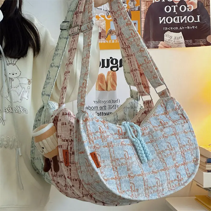MBTI Plaid Womens Shoulder Bag Japanese Style Vintage Large Capacity Student Casual Messenger Bag Cute Class Winter New Handbag
MBTI Plaid Womens Shoulder Bag Japanese Style Vintage Large Capacity Student Casual Messenger Bag Cute Class Winter New Handbag