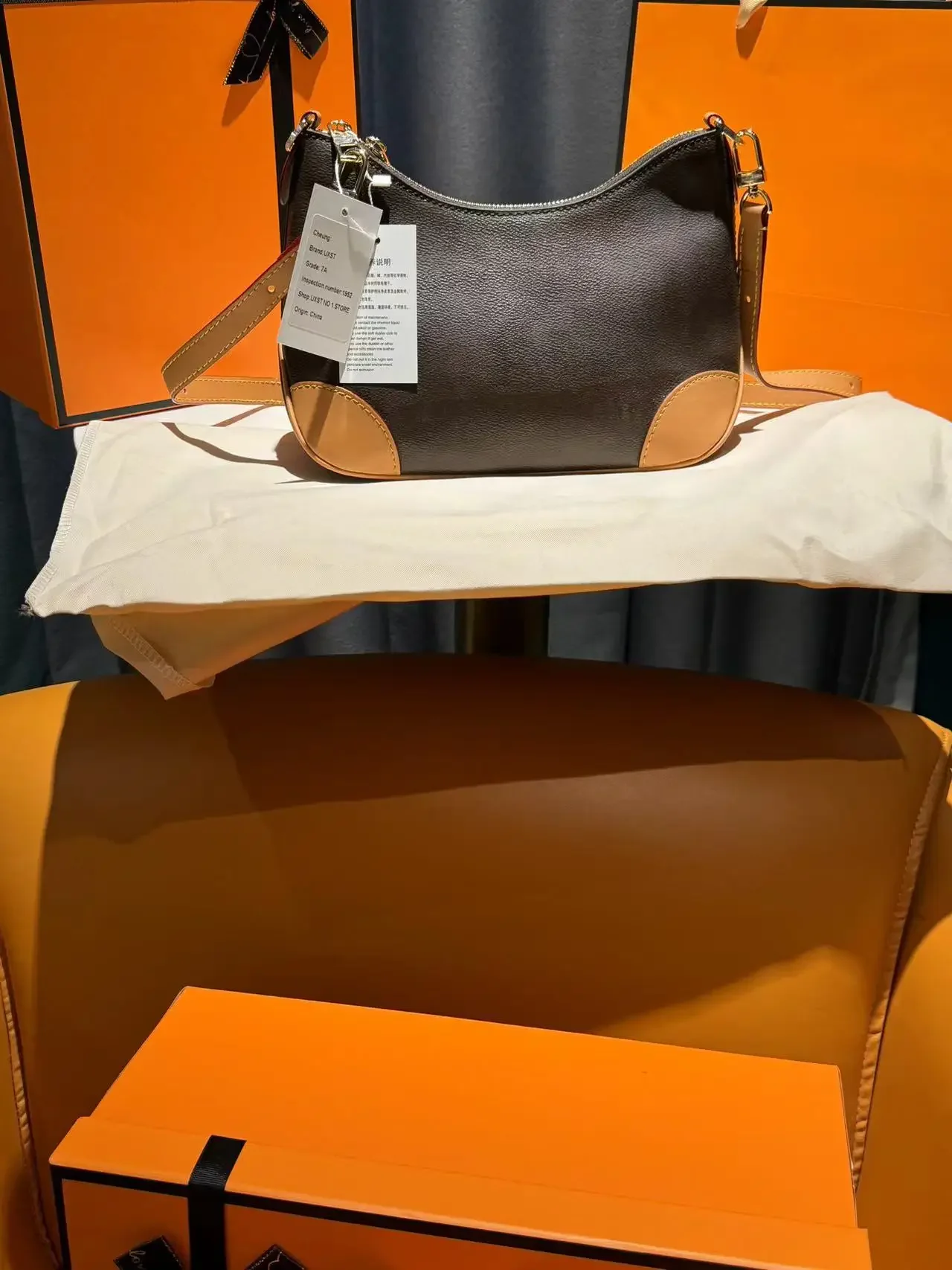 2024 Black Shoulder Bag Women Fashion OEING Brand Tote Bag, Designer Tote Bag, Top Classic Women Belt Bag, Canvas Crossbody
2024 Black Shoulder Bag Women Fashion OEING Brand Tote Bag, Designer Tote Bag, Top Classic Women Belt Bag, Canvas Crossbody