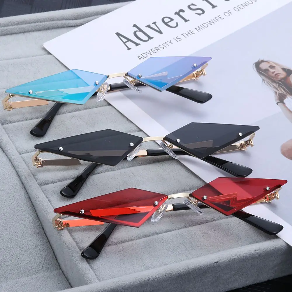 Retro UV400 Ladies Eyewear Fashion Women Sunglasses Rimless Sun Glasses Diamond Shape True Film Lens
Retro UV400 Ladies Eyewear Fashion Women Sunglasses Rimless Sun Glasses Diamond Shape True Film Lens