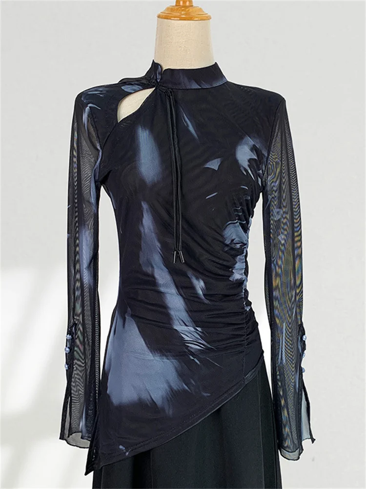 2023 New Women's Chinese Style Abstract Printed Long-sleeved T-shirt Y2K Punk Sexy Modified Cheongsam Collar Irregular Hem Tops
2023 New Women's Chinese Style Abstract Printed Long-sleeved T-shirt Y2K Punk Sexy Modified Cheongsam Collar Irregular Hem Tops