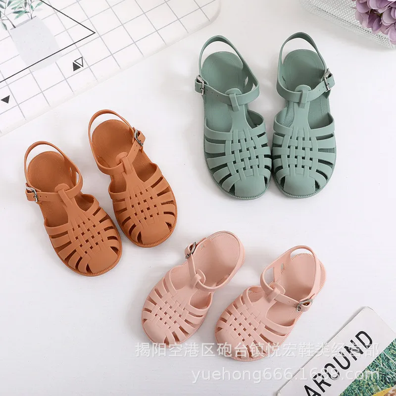 Summer children's sandals, boys' casual slippers, soft and non slip princess shoes, children's candy jelly beach shoes
Summer children's sandals, boys' casual slippers, soft and non slip princess shoes, children's candy jelly beach shoes