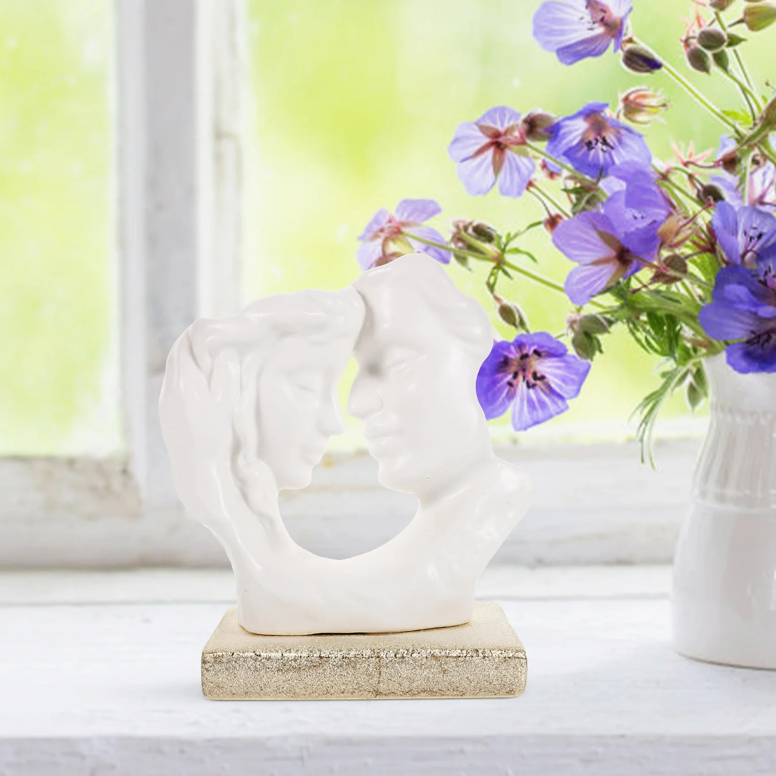 Ceramic Couple Bust Sculpture Romantic Ceramic Couple Statue Figurine for Home
Ceramic Couple Bust Sculpture Romantic Ceramic Couple Statue Figurine for Home