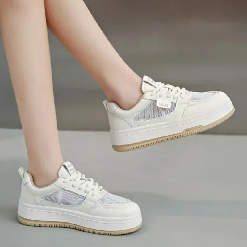 Новинка 2020, женская спортивная обувь, модные сетчатые дышащие осенние белые туфли на толстой подошве в стиле Ins, повседневные студенческие туфли на шнуровке 35-40
Новинка 2020, женская спортивная обувь, модные сетчатые дышащие осенние белые туфли на толстой подошве в стиле Ins, повседневные студенческие туфли на шнуровке 35-40