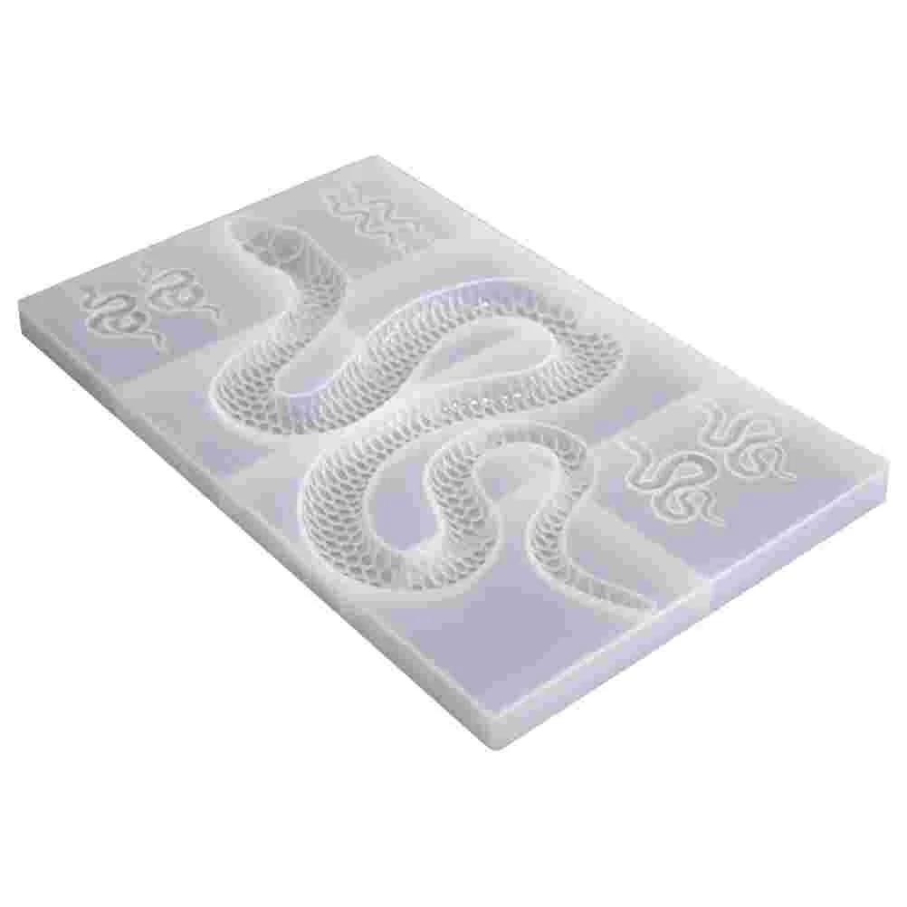 Mold for Snake Pendant Decor DIY Crafts Shaped Molds Reusable Casting Epoxy Silicone Resin
Mold for Snake Pendant Decor DIY Crafts Shaped Molds Reusable Casting Epoxy Silicone Resin