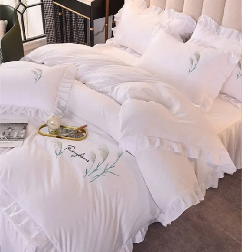 Pure cotton four piece bedding set quilt cover bed cover bed cover bed skirt princess style embroidered lace all cotton
Pure cotton four piece bedding set quilt cover bed cover bed cover bed skirt princess style embroidered lace all cotton