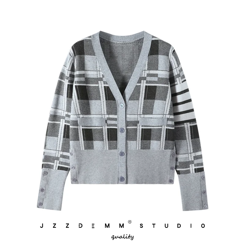 TB plaid pattern stripe fashion design top women's spring and autumn new style knitted sweater cardigan coat
TB plaid pattern stripe fashion design top women's spring and autumn new style knitted sweater cardigan coat