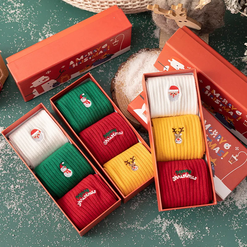 2022 Christmas Stockings 3PCS Snowman Elk Christmas Gift Box Set Autumn And Winter Pure Cotton Middle Tube Socks New Year Gifts
2022 Christmas Stockings 3PCS Snowman Elk Christmas Gift Box Set Autumn And Winter Pure Cotton Middle Tube Socks New Year Gifts