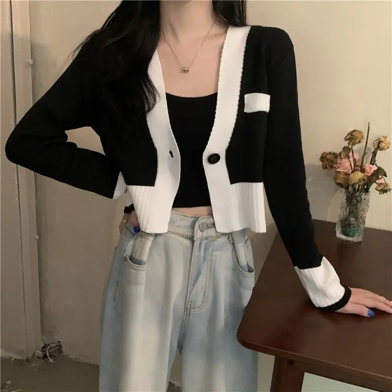 Cropped Cardigan Sweater Small Fragrant Wind Thin Knit Cardigan New Long Sleeves Outside Little Short Model Sweater Coat
Cropped Cardigan Sweater Small Fragrant Wind Thin Knit Cardigan New Long Sleeves Outside Little Short Model Sweater Coat