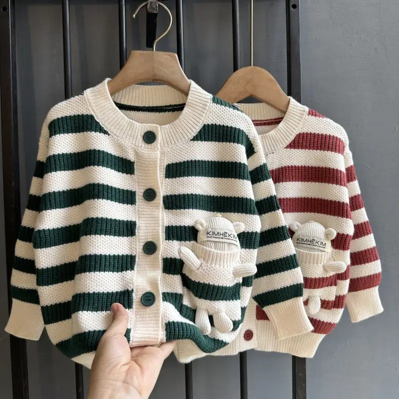 2023 Korean Kids Autumn Kids Clothes Single Breast Girls Outwear Coat Baby Boys Cardigans Knitted Sweater Crew Neck Stripe 2-8Y
2023 Korean Kids Autumn Kids Clothes Single Breast Girls Outwear Coat Baby Boys Cardigans Knitted Sweater Crew Neck Stripe 2-8Y