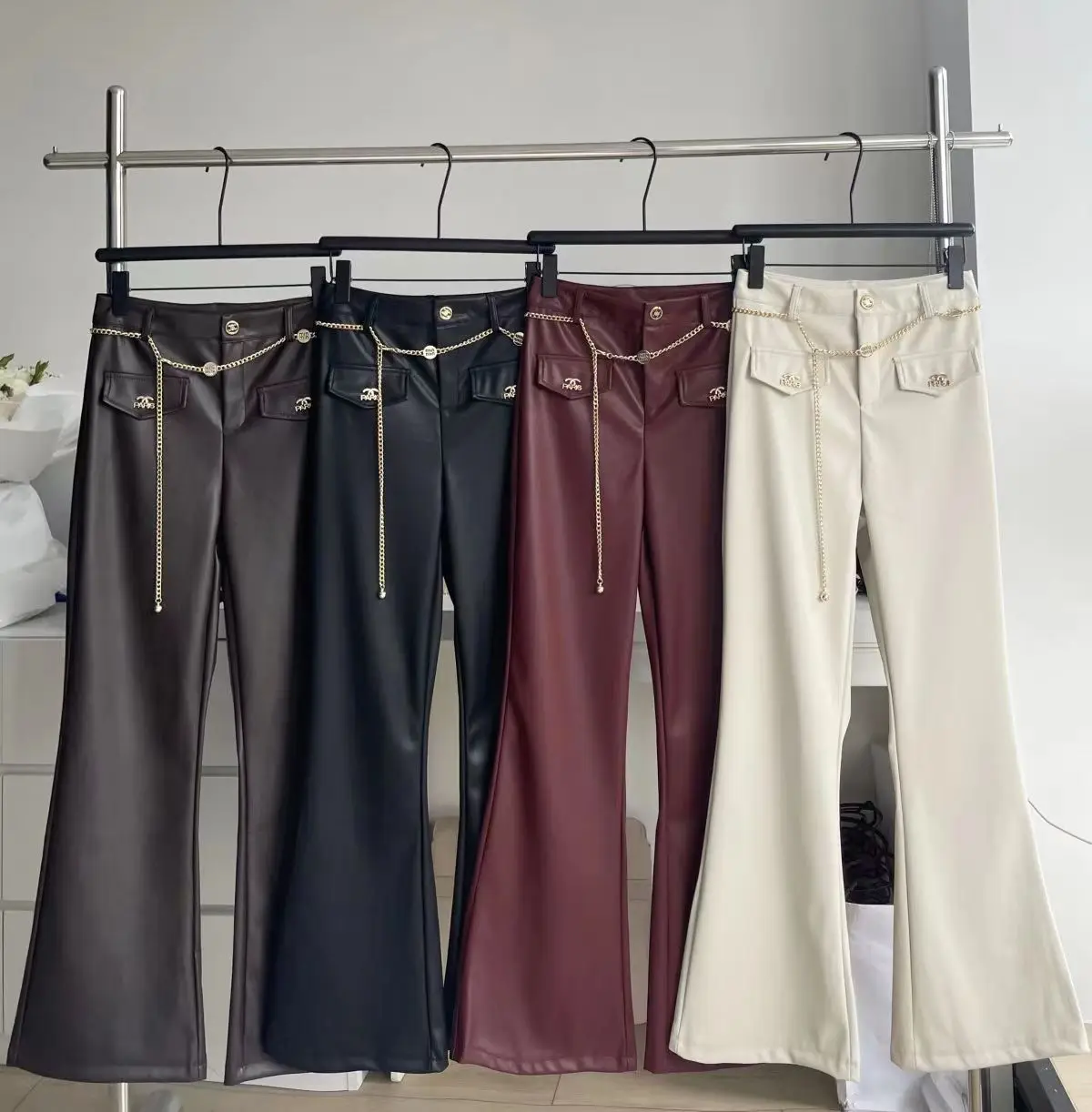 Y2K New Leather Flare Pants Women High Waist Long Leather Black Brown Vintage Chic Bell Bottom Pant Trousers 2024 Korean Fashion
Y2K New Leather Flare Pants Women High Waist Long Leather Black Brown Vintage Chic Bell Bottom Pant Trousers 2024 Korean Fashion