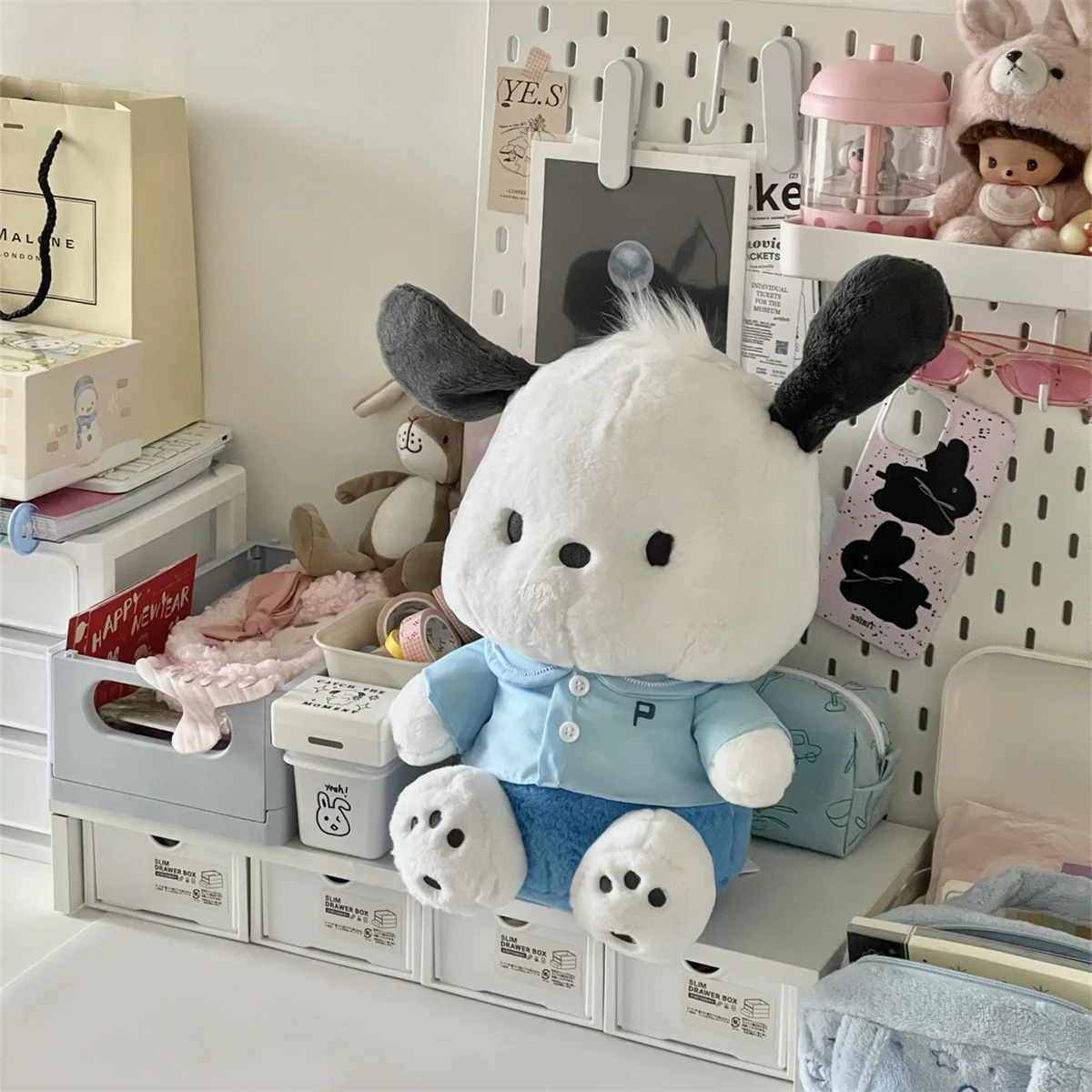22CM Sanrio Pochacco Plush Toy Cute Desktop Decoration Cartoon Cute Plush Toy Kawaii Girls' Holiday Birthday Gift 
22CM Sanrio Pochacco Plush Toy Cute Desktop Decoration Cartoon Cute Plush Toy Kawaii Girls' Holiday Birthday Gift