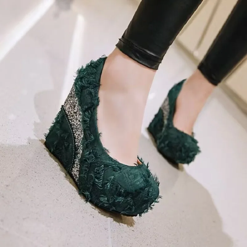 Fashionable ultra-high heels, women's thick sole, waterproof platform, single shoe, four seasons, raw edge, sequin stitching
Fashionable ultra-high heels, women's thick sole, waterproof platform, single shoe, four seasons, raw edge, sequin stitching