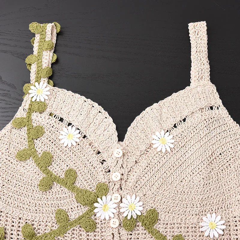 Niche designer retro fun wear sweet cool style asymmetrical flowers unique chic hollow knit French sweet spicy wind small sling
Niche designer retro fun wear sweet cool style asymmetrical flowers unique chic hollow knit French sweet spicy wind small sling