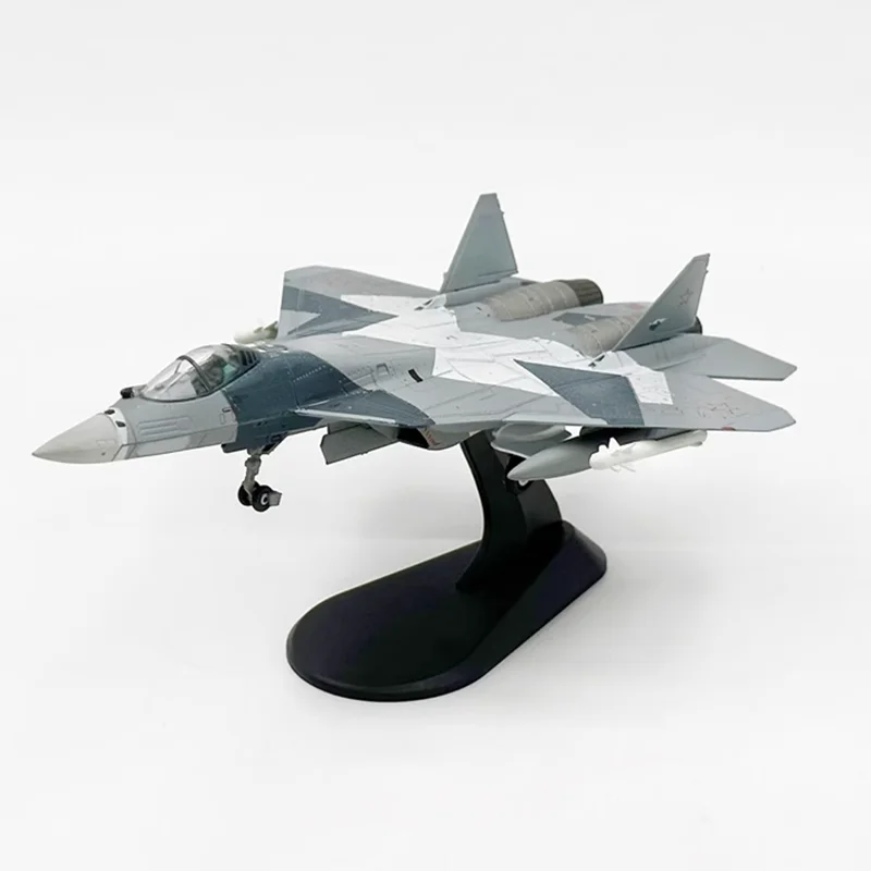 Модель самолета в масштабе 1:100, с геометрическим рисунком 
Модель самолета в масштабе 1:100, с геометрическим рисунком