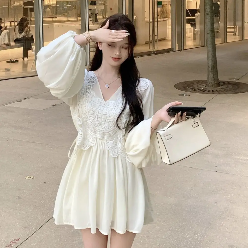 

Korean Dress Fashionable Fairy White Chiffon Lace Floral Lantern Sleeve V-neck Two-Piece Suit Slimming Dress