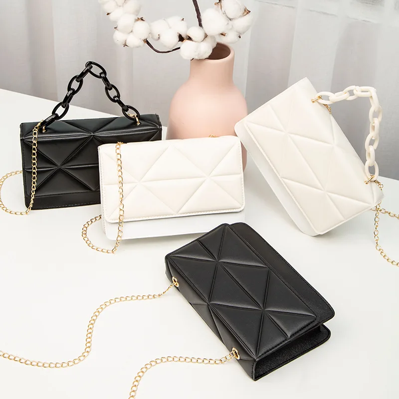 Женская сумка с треугольной сеткой и вышивкой из страз, Небольшая Квадратная диагональная сумочка с цепочкой из смолы
Женская сумка с треугольной сеткой и вышивкой из страз, Небольшая Квадратная диагональная сумочка с цепочкой из смолы