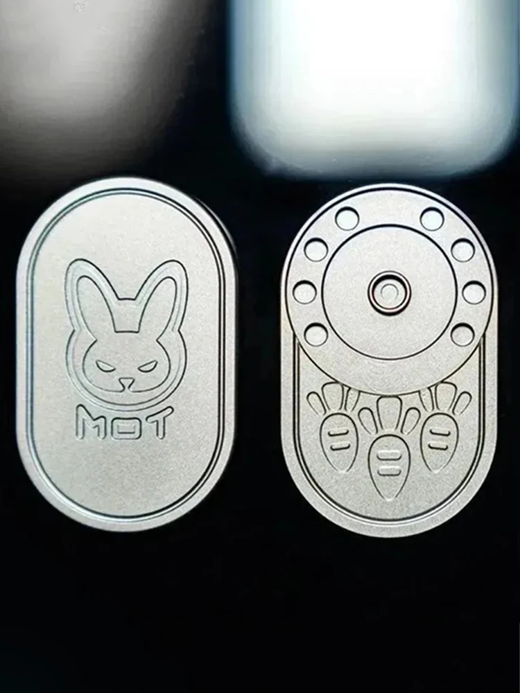 MOT rhythm pushing titanium alloy belongs to the fingertip gyro EDC, which is a toy that is easy to play with.
MOT rhythm pushing titanium alloy belongs to the fingertip gyro EDC, which is a toy that is easy to play with.