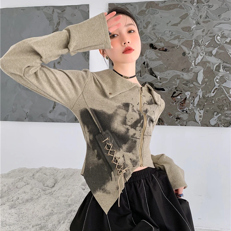 ZCSMLL Spring 2022 New Cardigan Coat Women's Graffiti Printed Long Sleeve Turn-down Collar Korean Fashion Irregular Top
ZCSMLL Spring 2022 New Cardigan Coat Women's Graffiti Printed Long Sleeve Turn-down Collar Korean Fashion Irregular Top