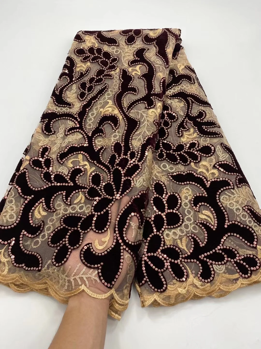 Luxury Nigerian French Sequins Lace Fabrics 2022 High Quality Lace African Velvet Lace Fabric Embroidery For Women Party Dress
Luxury Nigerian French Sequins Lace Fabrics 2022 High Quality Lace African Velvet Lace Fabric Embroidery For Women Party Dress