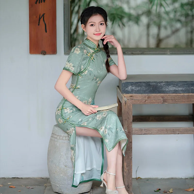 Summer 2023 Long Improved Cheongsam Chinese Traditional Style Vintage Dress Young Girls Skirt Elegant Fashion Qipao for Women
Summer 2023 Long Improved Cheongsam Chinese Traditional Style Vintage Dress Young Girls Skirt Elegant Fashion Qipao for Women