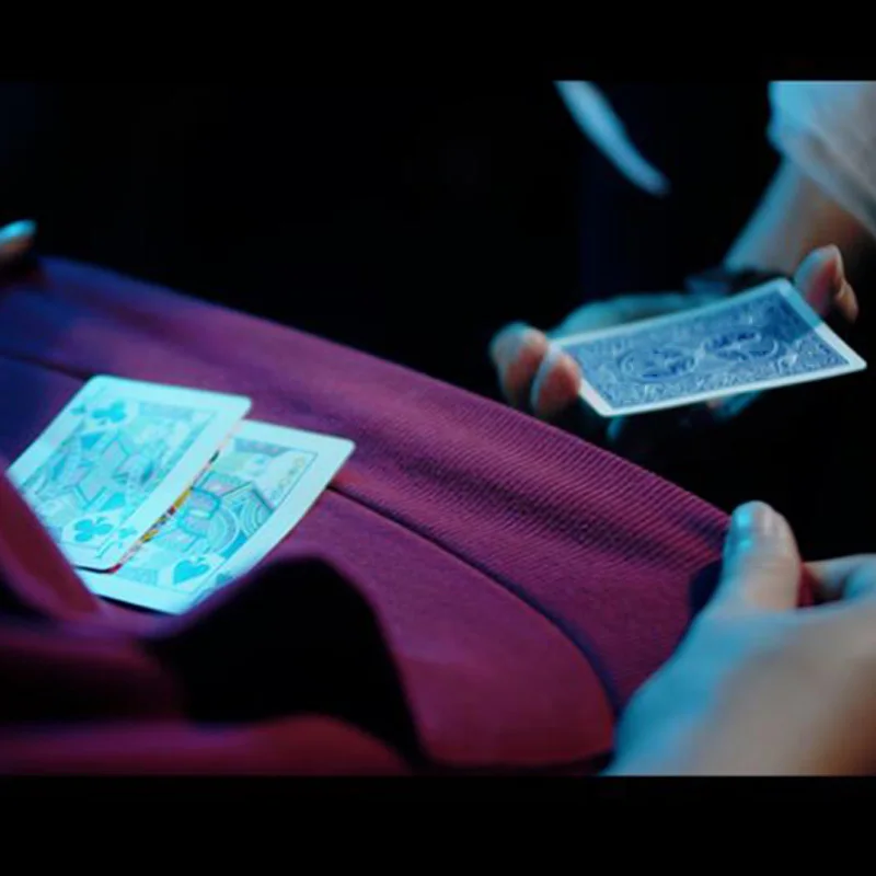 BOUNCE by The House of Crow Magic Tricks Sandwich Card Effect Signed Card Thru Cloth Magia Close Up Street Illusions Gimmicks
BOUNCE by The House of Crow Magic Tricks Sandwich Card Effect Signed Card Thru Cloth Magia Close Up Street Illusions Gimmicks