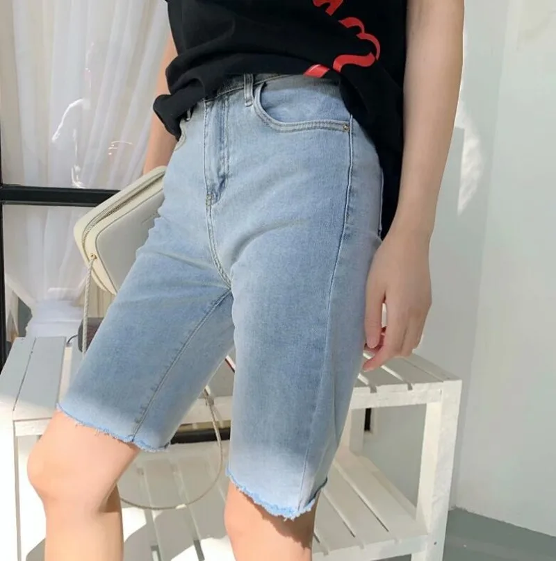 2021 High Waist Hurr Hem Straight Denim Shorts Vintage High Street Knee Length Short Pants Sexy Summer Women Shorts Jeans
2021 High Waist Hurr Hem Straight Denim Shorts Vintage High Street Knee Length Short Pants Sexy Summer Women Shorts Jeans