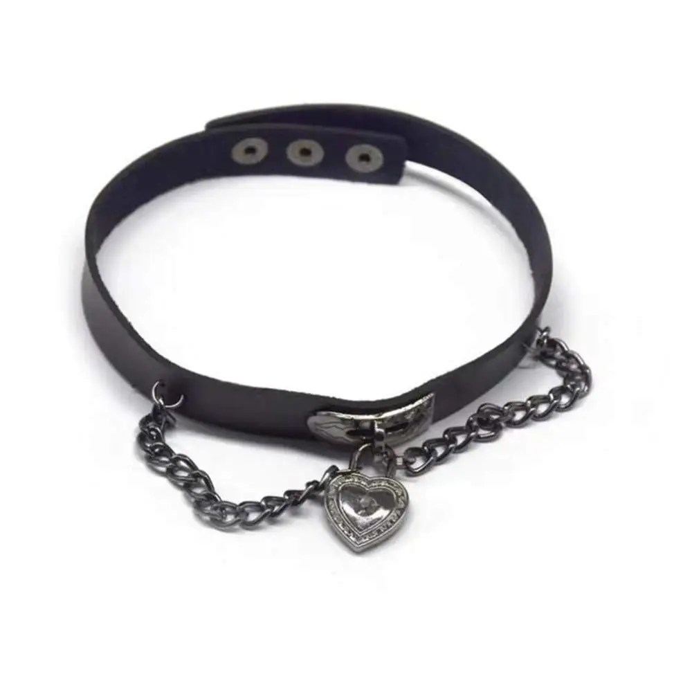 Gothic PU Leather Heart Pendent Choker Punk Rock Adjustable Black Collar Choker Necklaces for Cosplayer Women and Girls
Gothic PU Leather Heart Pendent Choker Punk Rock Adjustable Black Collar Choker Necklaces for Cosplayer Women and Girls