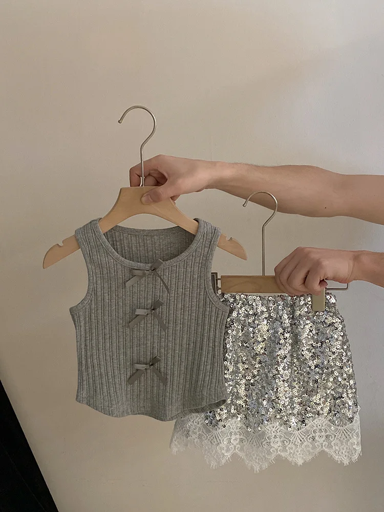 Sweet Elegant Outfit2024Girls' New Bow Knitted Vest Elegant Lace Stitching Sequined Short Skirt Fashion-WS
Sweet Elegant Outfit2024Girls' New Bow Knitted Vest Elegant Lace Stitching Sequined Short Skirt Fashion-WS