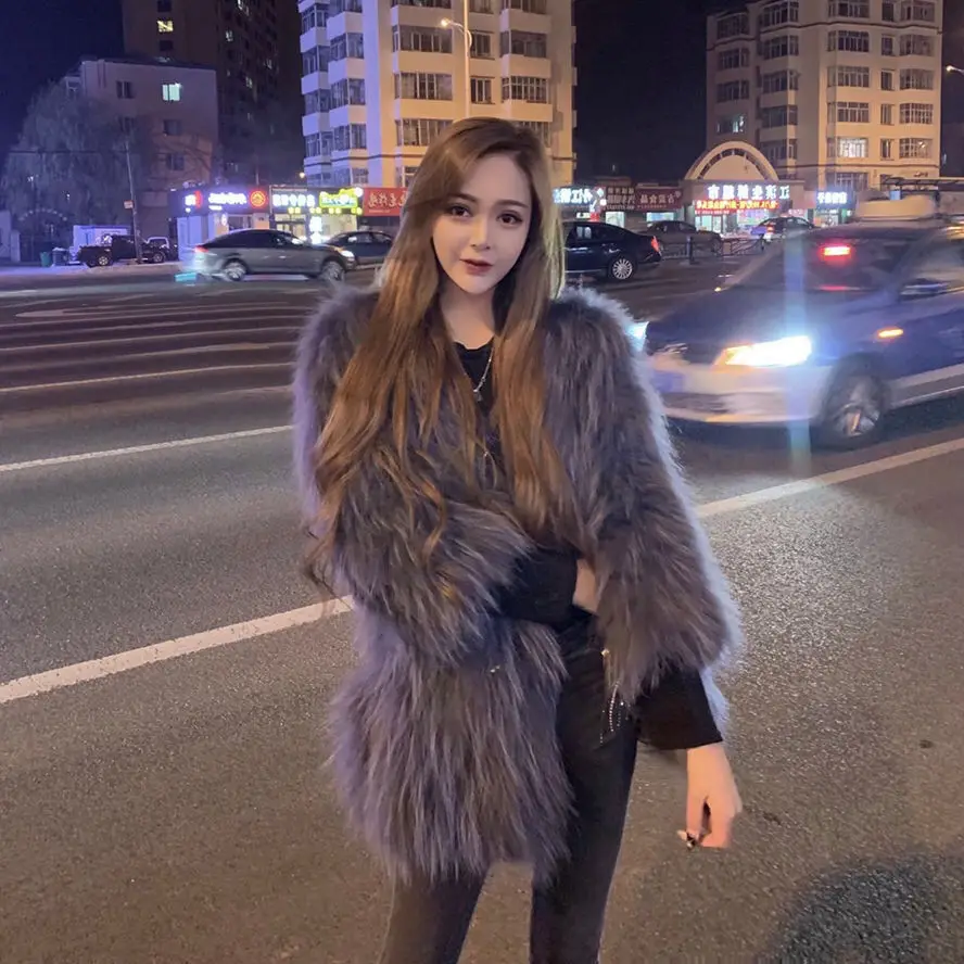 Warm Winter Women High Quality Faux Fur Coat Luxury Mid-length Loose Over Thick Female Plush s T895
Warm Winter Women High Quality Faux Fur Coat Luxury Mid-length Loose Over Thick Female Plush s T895