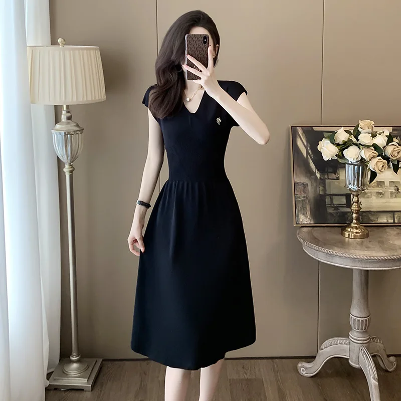 New Summer Women's Sleeveless Dress Fashion Casual Sweet Style Black A-line Skirt
New Summer Women's Sleeveless Dress Fashion Casual Sweet Style Black A-line Skirt