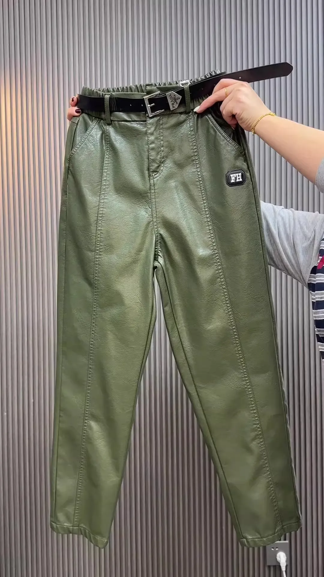 Fashion Y2k Leather Pants High Quality PU Casual Straight Leg Pant Loose Slimming Plus Size Highs Waist Haren Trousers Women 28 S8178cd0b266b4e84b93a2493685fc836d