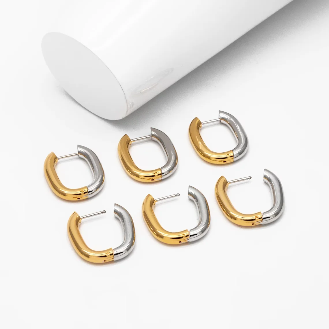 

18K Gold And Silver Two Tone Chunky Oval Hoop Huggies, 4mm Thick, Stainless Steel Hoop Earrings, Minimalist Earrings