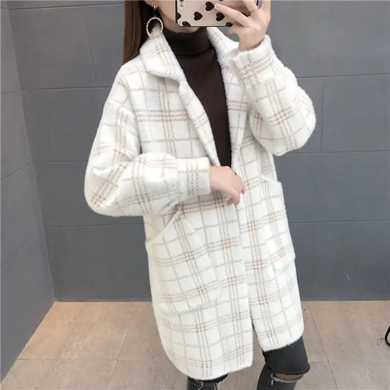 Imitation Mink Velvet Coat Women New in Autumn Winter Clothes 2023 Loose Elegance Korean Fashion Office Lady Plaid Knitted Tops
Imitation Mink Velvet Coat Women New in Autumn Winter Clothes 2023 Loose Elegance Korean Fashion Office Lady Plaid Knitted Tops