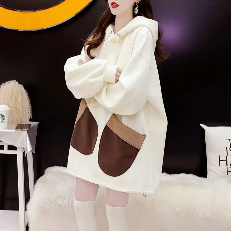 Women's Loose Hoodie Sweatshirt with Trendy Design and Stylish Pockets for Fall and Winter
Women's Loose Hoodie Sweatshirt with Trendy Design and Stylish Pockets for Fall and Winter