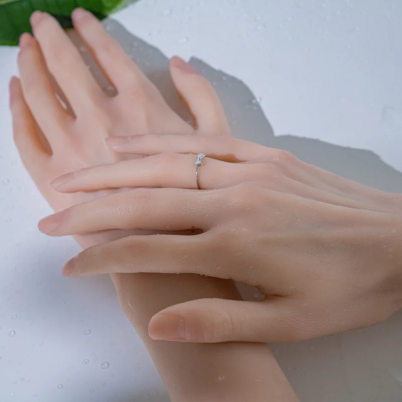 Silicone Hand Model Nail Practice Hand Beautiful Female Medical Painting Hand Fetish Soft Feel Bendable Realistic Hands JDW08
Silicone Hand Model Nail Practice Hand Beautiful Female Medical Painting Hand Fetish Soft Feel Bendable Realistic Hands JDW08