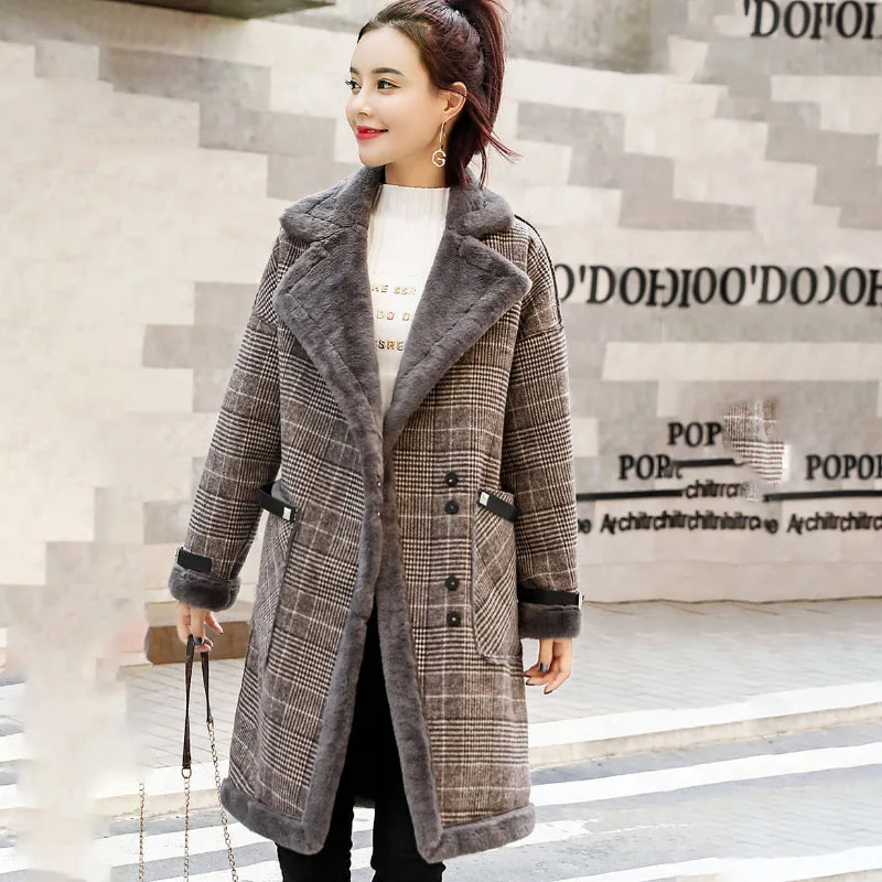 2024 Autumn Winter New Thick Wool Trench Coat Women's Overcoat Fashion Loose Plaid Long Fur One Warm Parka Woolen Coat Outwear
2024 Autumn Winter New Thick Wool Trench Coat Women's Overcoat Fashion Loose Plaid Long Fur One Warm Parka Woolen Coat Outwear