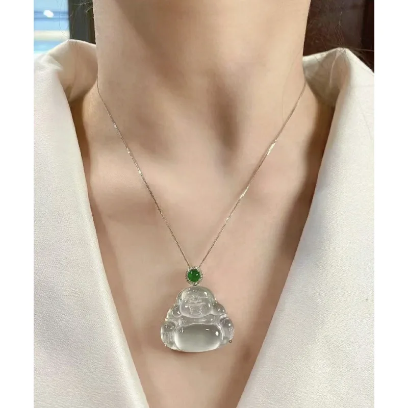 Natural White Ice Feitsui Buddhle Sculpture Pendant 18K Gold Inlaid Genuine Goods
Natural White Ice Feitsui Buddhle Sculpture Pendant 18K Gold Inlaid Genuine Goods