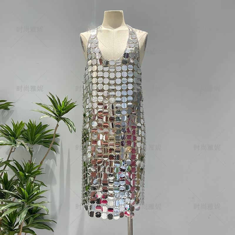 Fashion European and American Hanging Neck Dress Chain Backless Stage Heavy Industry Handmade Sequin Women's Clothing
Fashion European and American Hanging Neck Dress Chain Backless Stage Heavy Industry Handmade Sequin Women's Clothing