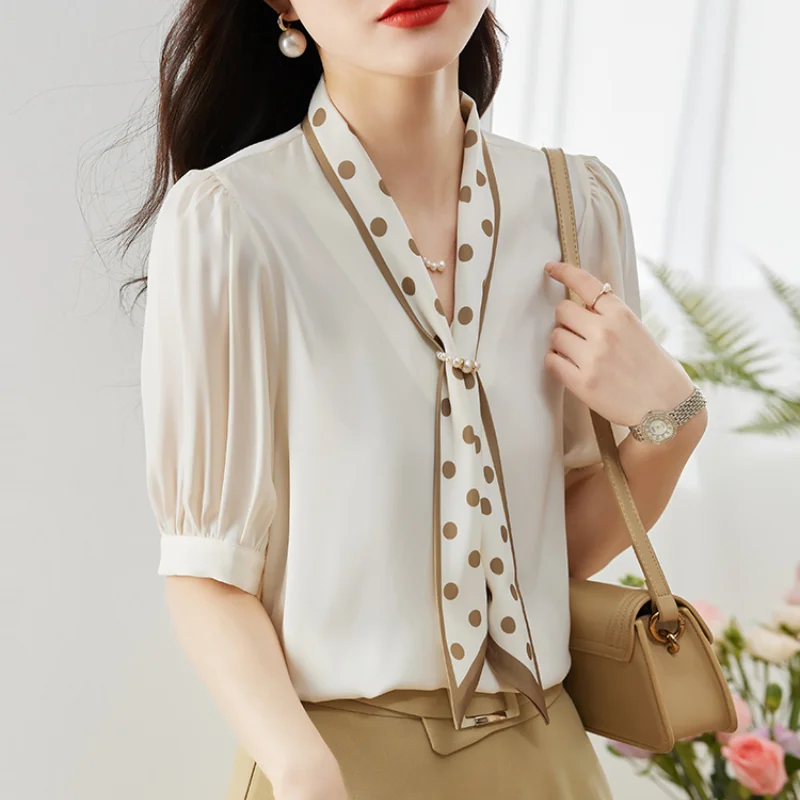 Korean Office Ladies Elegant Lace-up V Neck Blouse Women Fashion Satin Short Sleeve Shirt 2023 Summer Female Blouses Tops
Korean Office Ladies Elegant Lace-up V Neck Blouse Women Fashion Satin Short Sleeve Shirt 2023 Summer Female Blouses Tops
