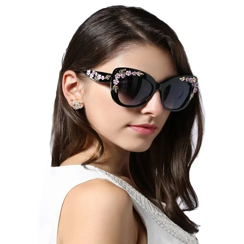 2023 Luxury Queen Cat Eye Sunglasses for Women Rose Flower Vintage Girls Oculos De Sol Oversize Brand Design Women Sun glasses
2023 Luxury Queen Cat Eye Sunglasses for Women Rose Flower Vintage Girls Oculos De Sol Oversize Brand Design Women Sun glasses