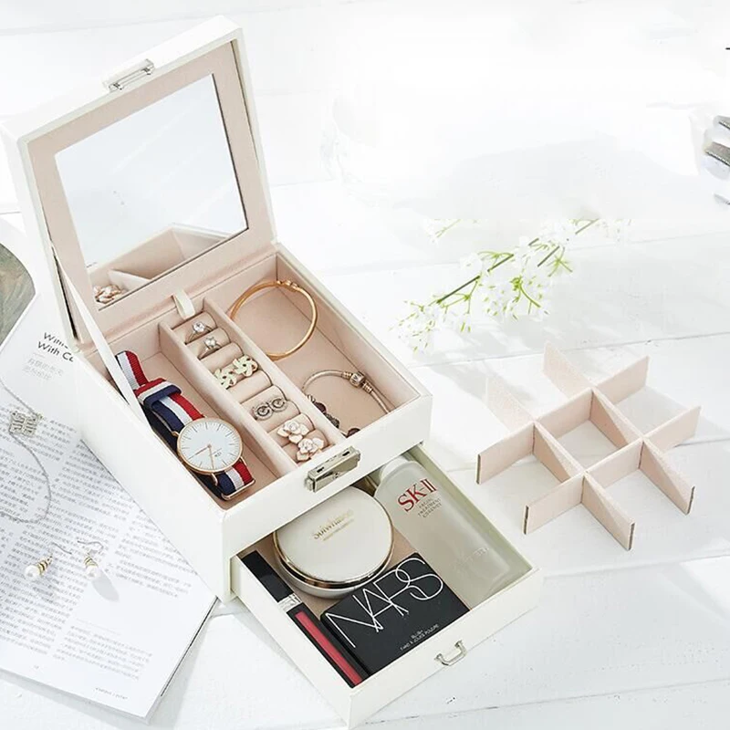 2022 Jewelry Organizer Box with Mirror Holder White Black Red Soft Makeup Organizer Case PU Learther Boxes Display 
2022 Jewelry Organizer Box with Mirror Holder White Black Red Soft Makeup Organizer Case PU Learther Boxes Display